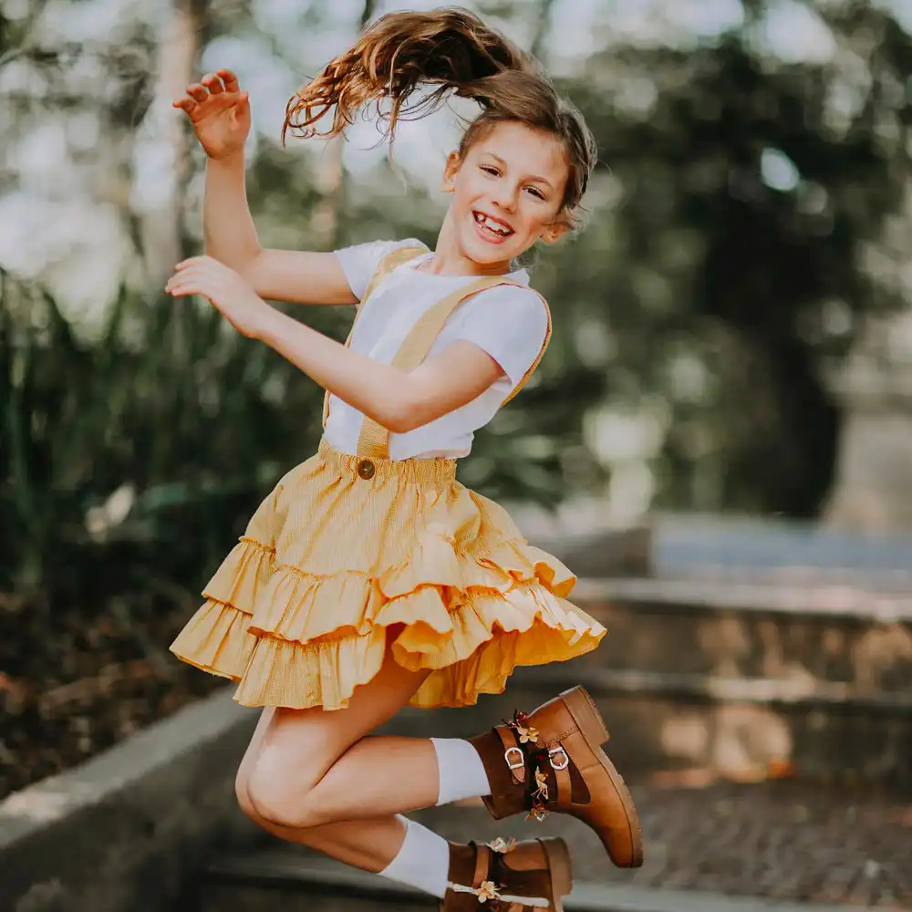 child setting goals and building confidence through intention-based course